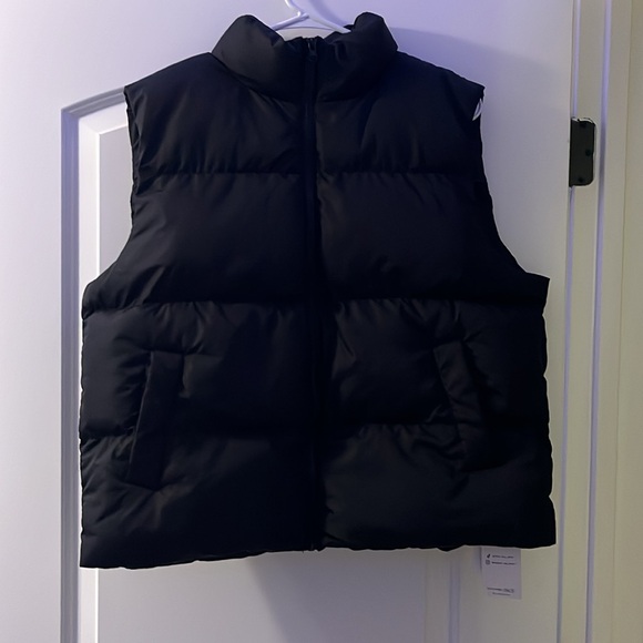 Super cute L black puffer jacket without sleeves - Picture 3 of 3